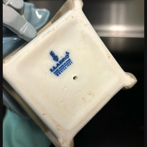 Lladro Graduate Sculpture 5199 - Picture 7 of 8